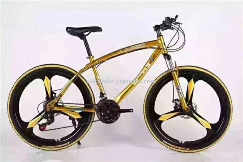 Велосипед BMW золотой