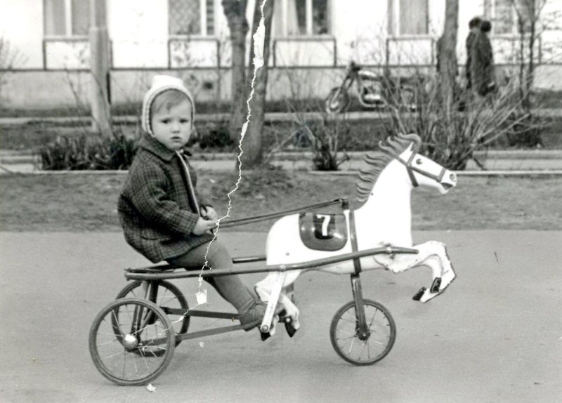 Трёхколёсный велосипед семидесятых годов