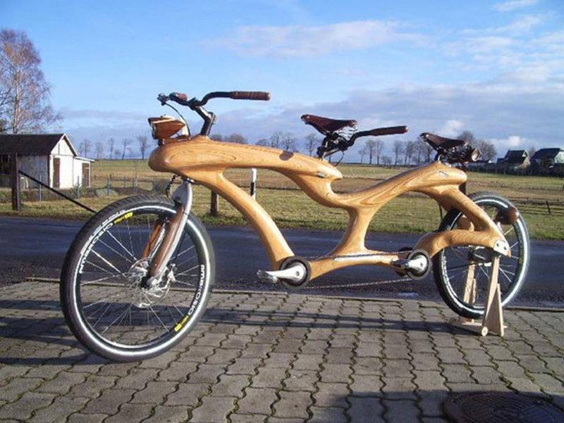 Двухместный велосипед из дерева