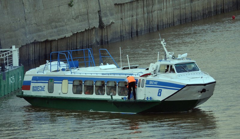 Полесье теплоход