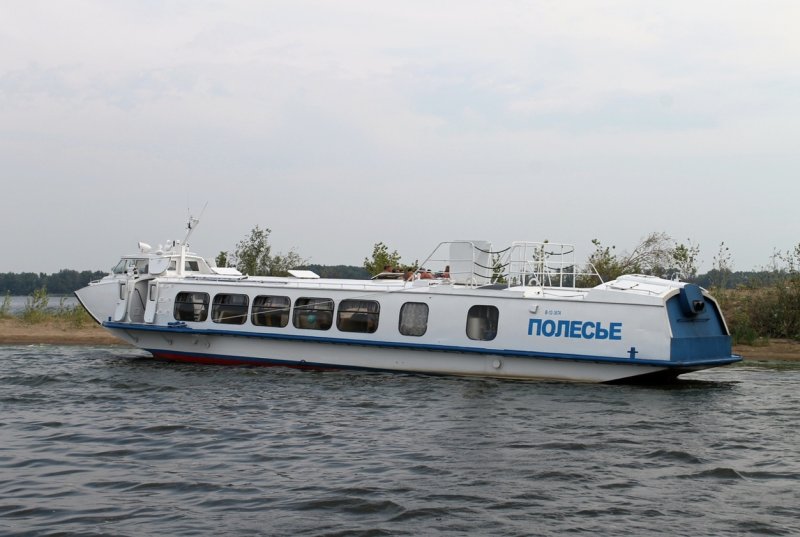 Полесье теплоход