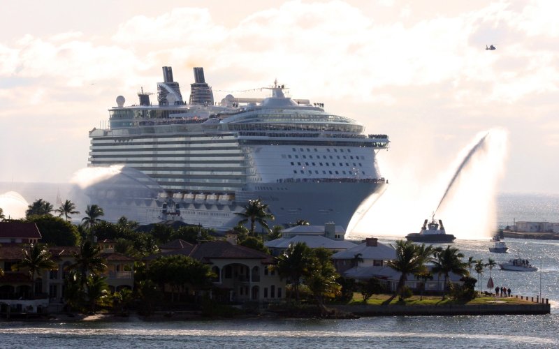 Лайнер Royal Caribbean