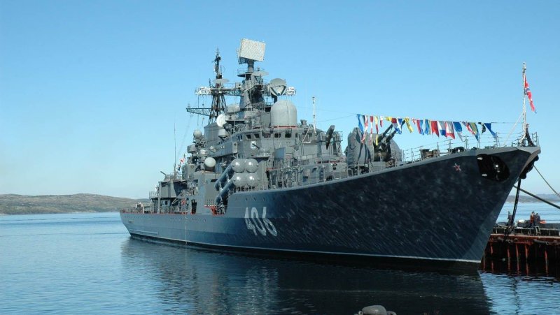 Эсминец РФ Сарыч