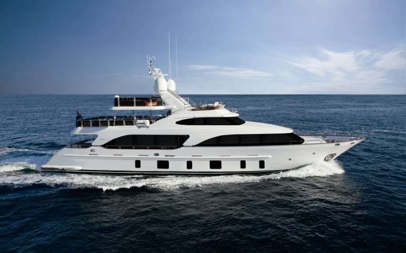 Benetti 105 2012