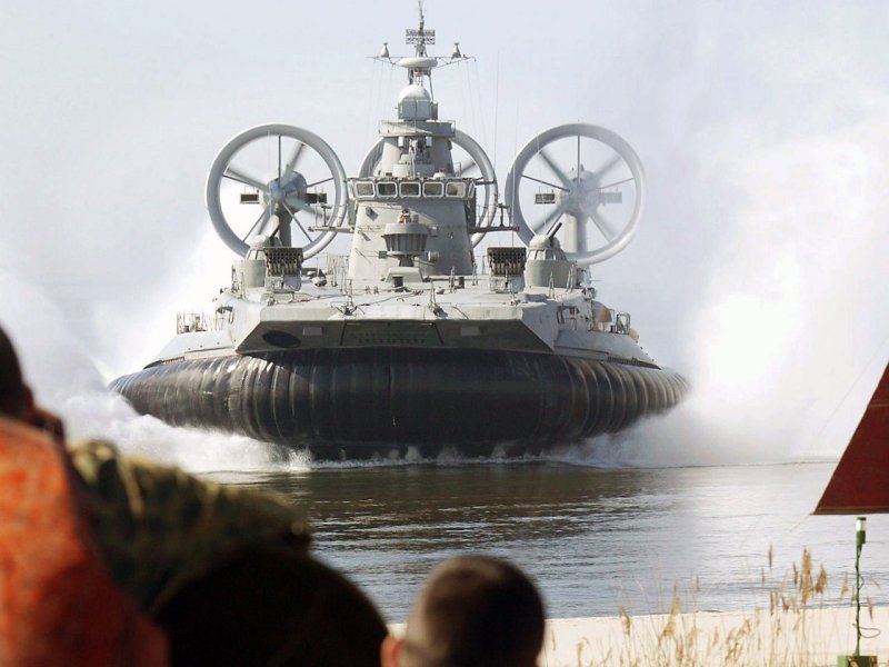 Катер на воздушной подушке морская пехота
