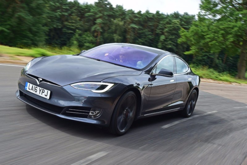 Tesla model s p90d