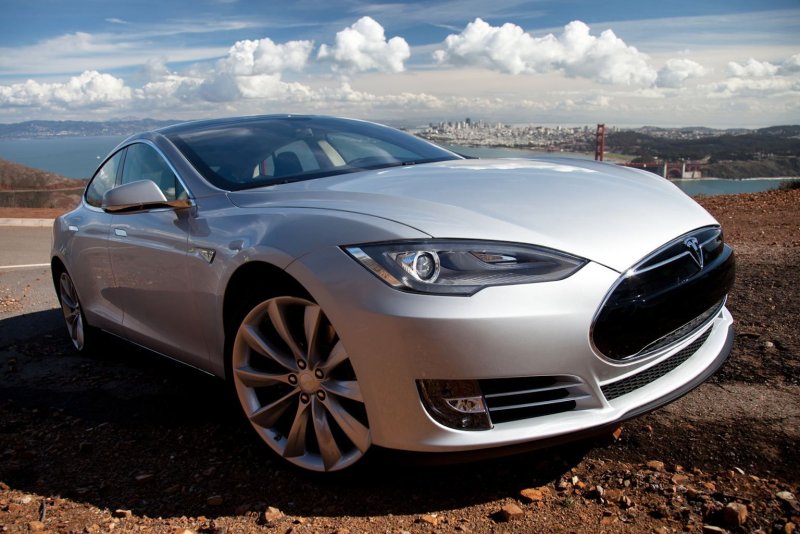 Tesla s 2013
