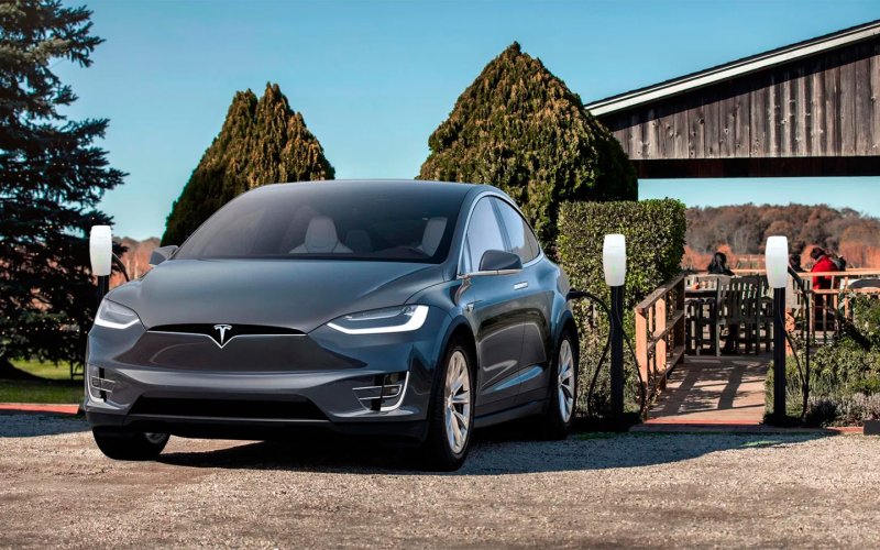 Tesla model x 2021