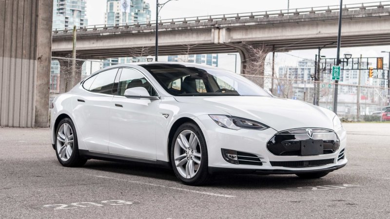 Tesla model s 2015