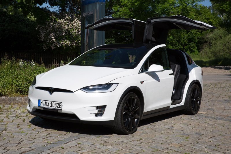 Электромобиль Tesla model x