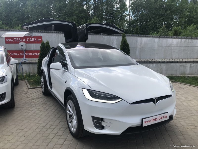 Тесла model x 2020