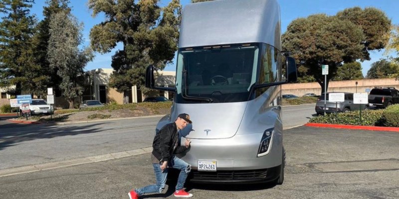 Tesla Semi 18