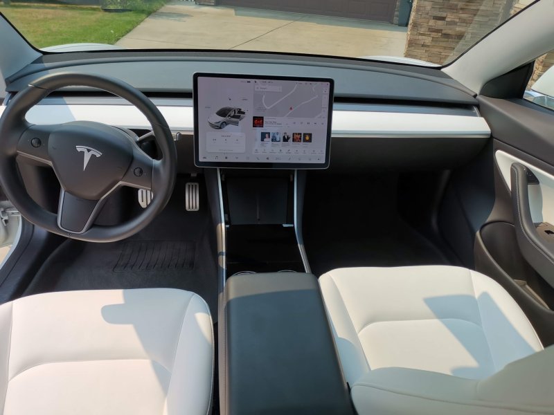 Tesla model 3 салон