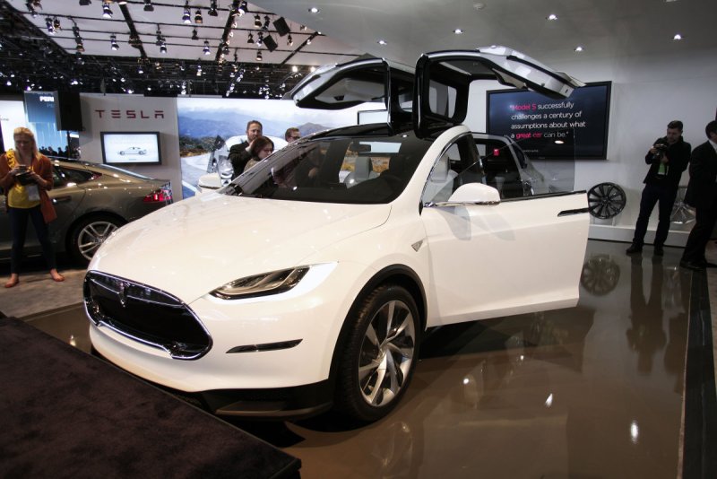 Электромобиль Tesla model x