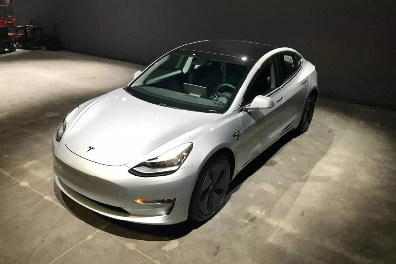 Tesla model 3