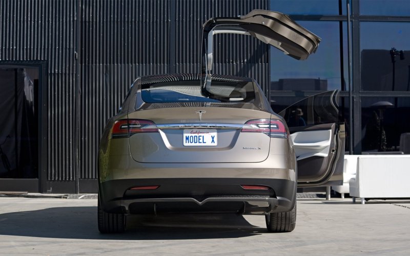 Tesla model x 2012