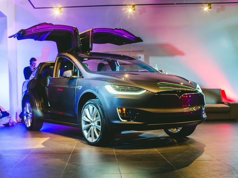 Тесла кроссовер model x