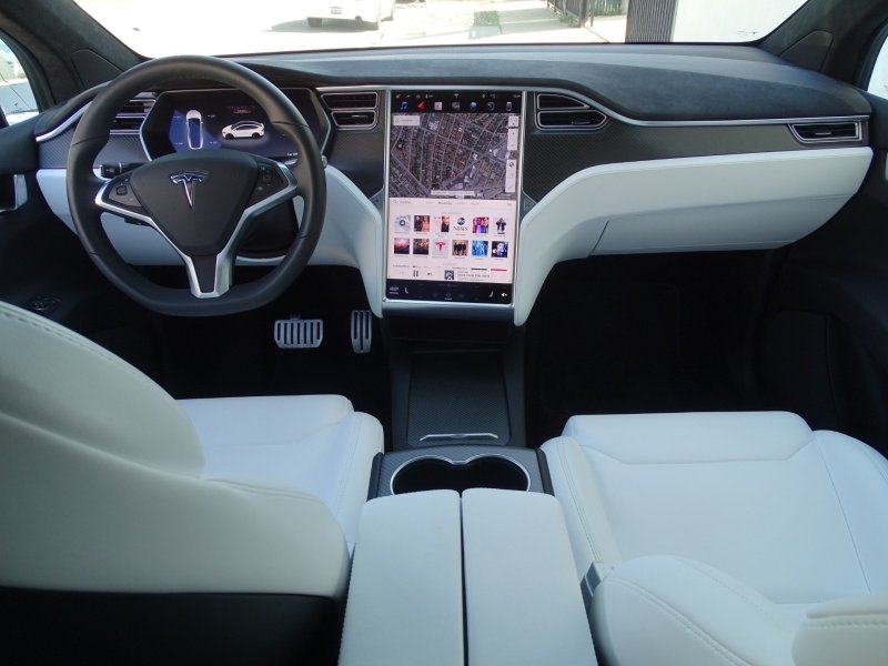 Tesla model s p100d салон