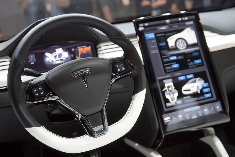 Автомобиль Tesla model x салон