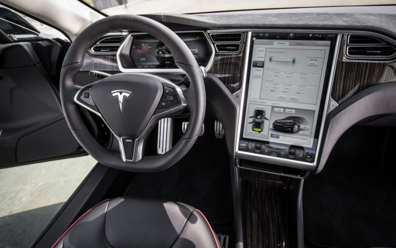 Tesla model s интерьер