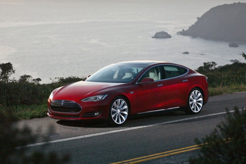 Tesla седан model s