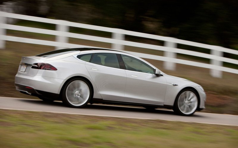 Tesla model s 2013