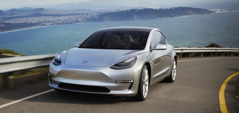 Тесла седан model 3