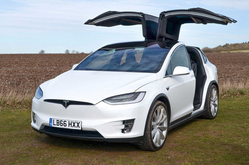 Машина Tesla model x