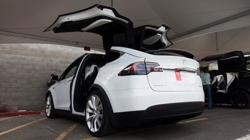 Tesla model x 1