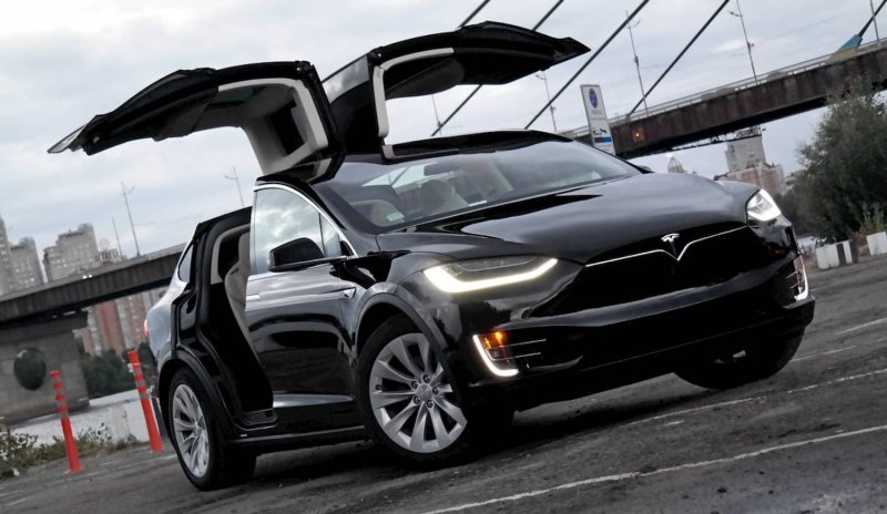 Джип Tesla model x