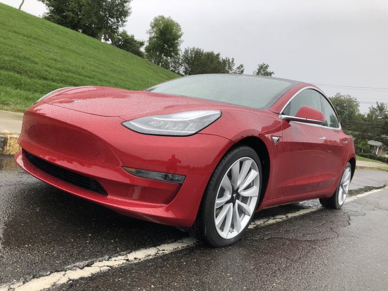 Tesla model s 3