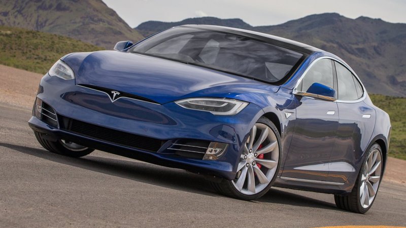 Tesla модель s 2020