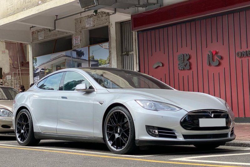 Tesla model s White 21