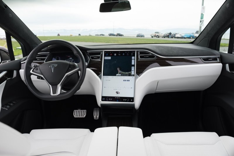 Tesla model x 2022 салон