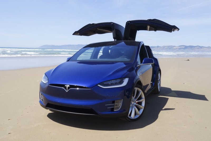 Электрокар Tesla model x