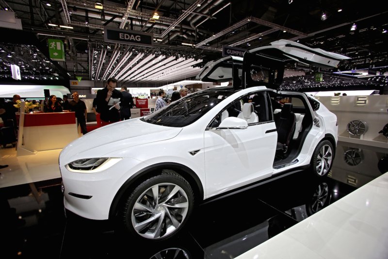 Джип Tesla model x