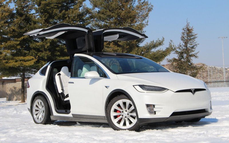 Электромобиль Tesla model x