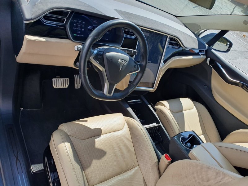 Tesla model x 2020 салон