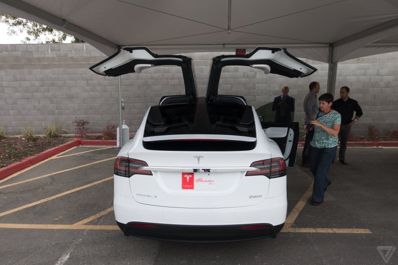 Tesla x 7 местная