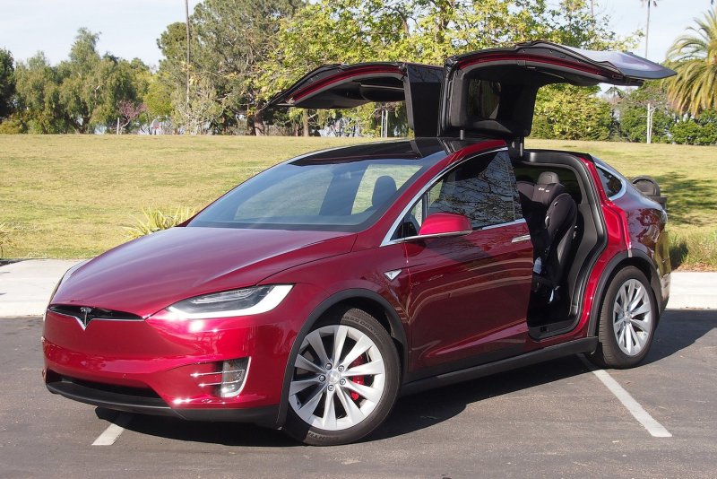 Tesla model x 2