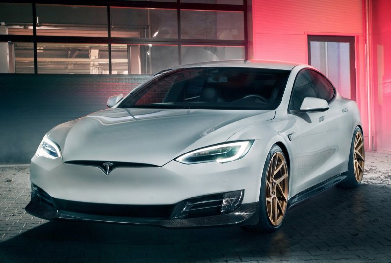 Tesla s 2019