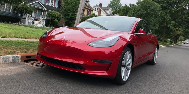 Tesla model 3 i Standart