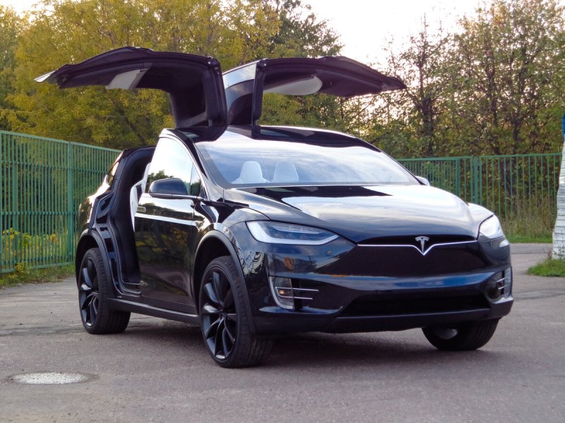 Tesla model x внедорожник