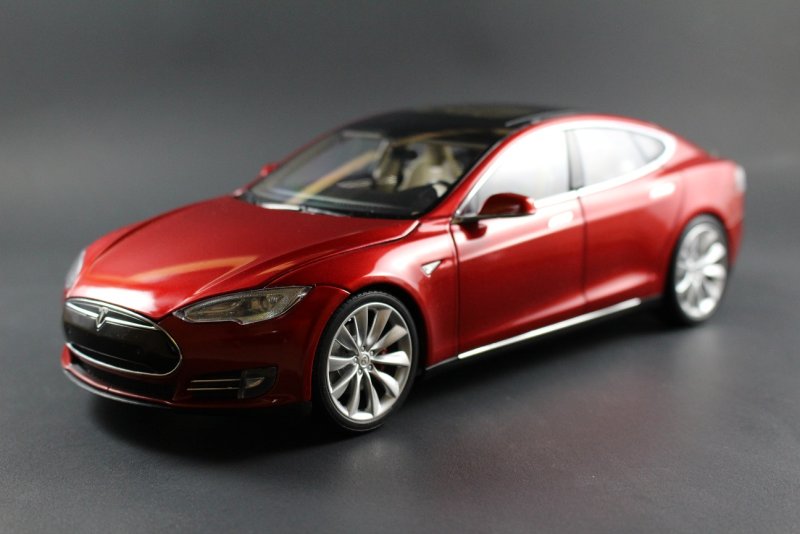 Масштабная модель Tesla model s