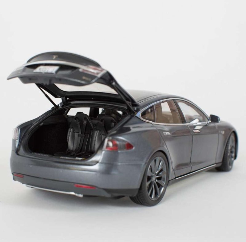 Масштабная модель Tesla model s