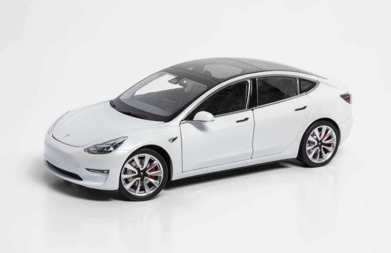 Моделька Tesla model 3
