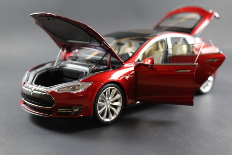 Машинка Tesla model x