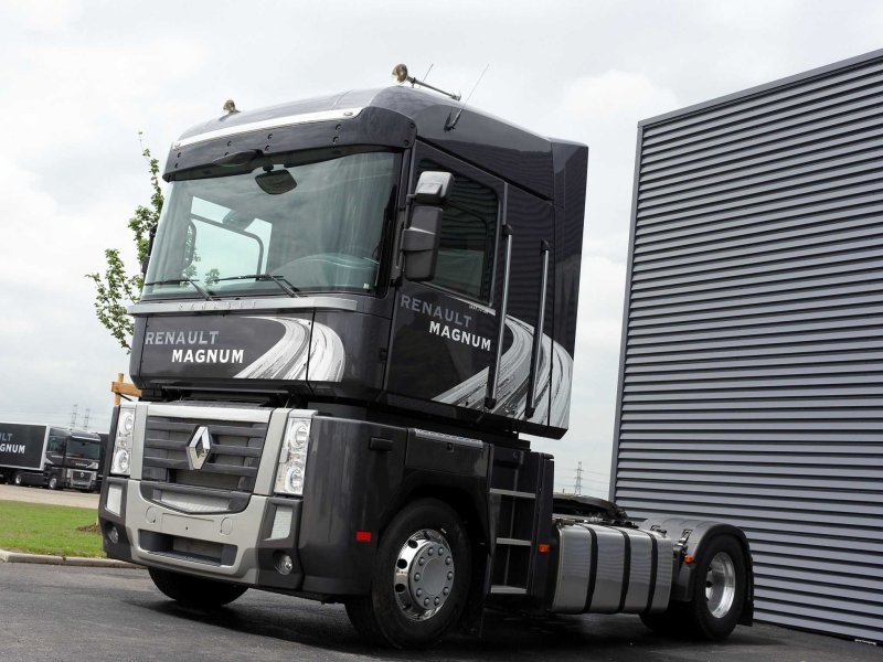 Renault Magnum