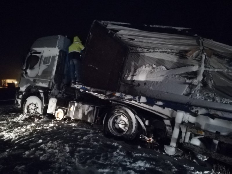Аварии фур зимой ночью