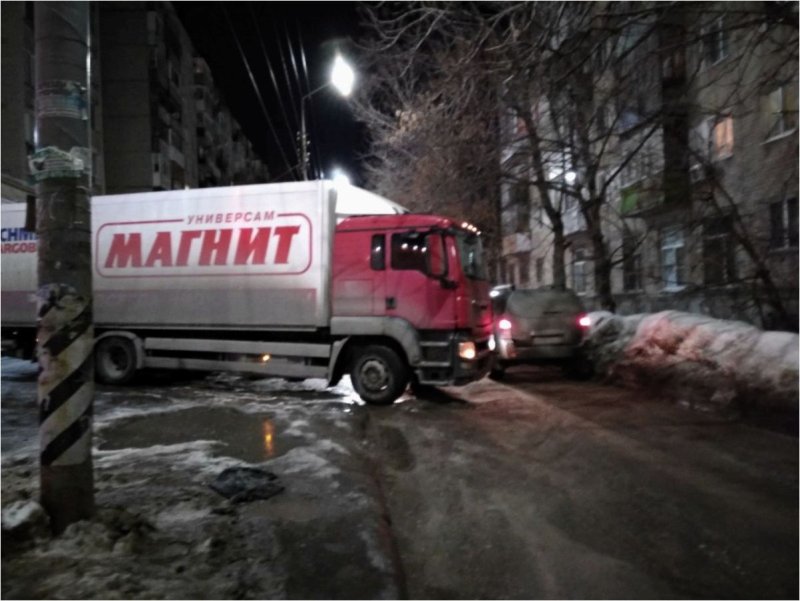 Фура магнит зимой